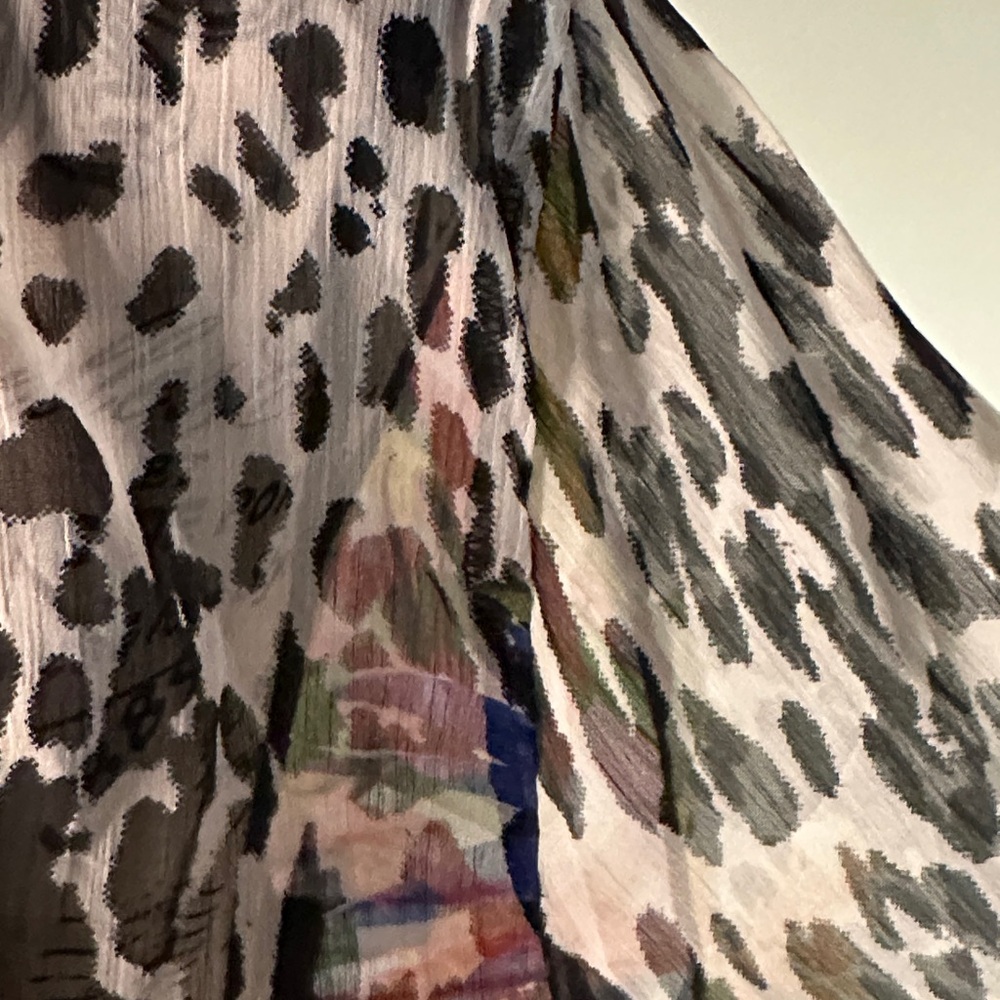 Chic Long Sleeve Leopard Print Maxi Dress with Vibrant Accents - Picture 4 of 16